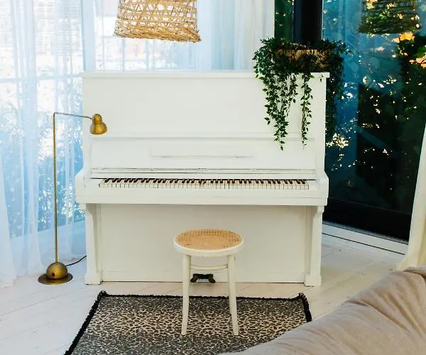 Semesterbostad Vakantiewoning Loft - Sauna - Beach - Keukenhof